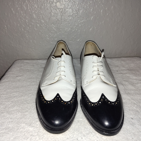 SALVATORE FERRAGAMO Leather Oxfords - Picture 3 of 4